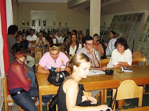 În timpul conferinţei susţinute de Liviu Ioan Stoiciu, "Despre deznădejde şi singurătate", Festivalul de Literatură poezie.ro, ediţia a III-a, Agigea 2006.
