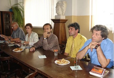 Ultima lansare de carte în Târgu-Jiu, 11 august 2005, Biblioteca Judeţeană Gorj. Apar în fotografie: Eugen Velican, Alexandra Andrei, Ovidiu Popescu şi Ion Popescu.